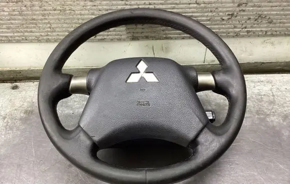 Mitsubishi Grandis Steering wheel MN103444