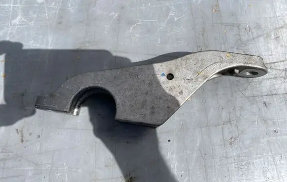 BMW M8 F91 F92 G14 G15 Sway bar bush bracket, front 31356861473