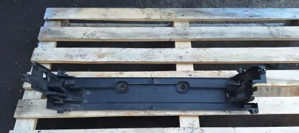 BMW 5 F10 F11 Radiator mount bracket 17107804618 850917103