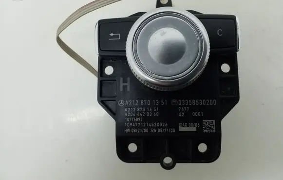 Multifunctional control switch/knob