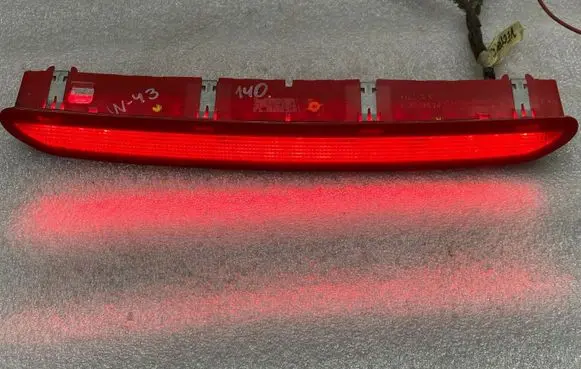 Volkswagen Tiguan Third/center stoplight 1K6945097A