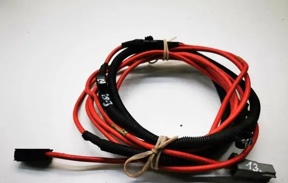 BMW 5 E60 E61 Positive cable (battery) 6900545 925172 61136925172