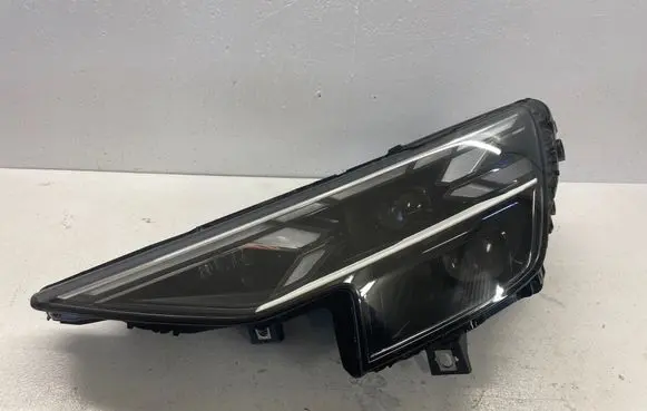 Audi Q8 Headlight/headlamp 4M8941085 180324183000 12234070000