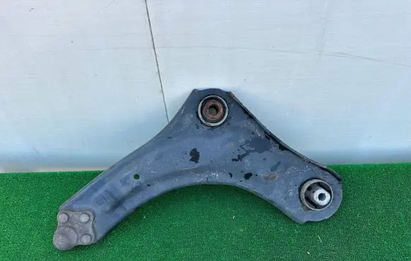 Renault Megane III Front control arm 545008682R