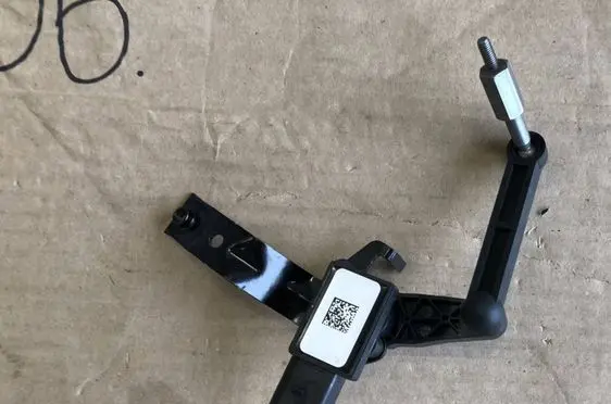 Volkswagen ID.3 Rear air suspension level height sensor 5WA907127