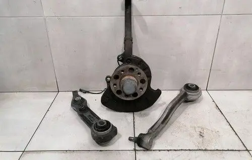 Mercedes-Benz E W211 Front wheel bearing hub A2303300420