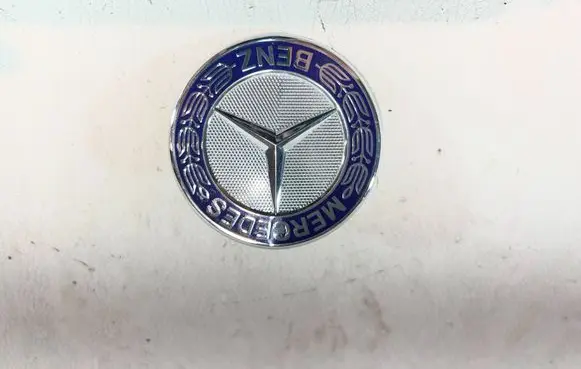 Mercedes-Benz CLS C218 X218 Manufacturer badge logo/emblem A2188170116