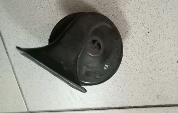 BMW 6 E63 E64 Horn signal A046313