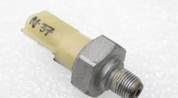 Nissan Qashqai Oil pressure sensor 2507000Q0A