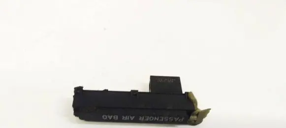 Passenger airbag on/off switch
