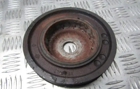 Renault Clio III Crankshaft pulley 28117dn 28117-dn