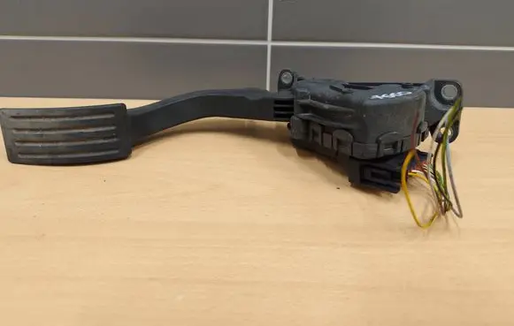 Ford Focus Accelerator throttle pedal 4M519F836CH 6PV00864100