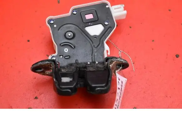 Nissan Pulsar Tailgate/trunk/boot lock/catch/latch 