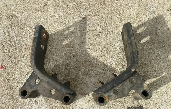 Mercedes-Benz G W461 W463 1st Gen Muffler mount bracket/holder A4634927341
