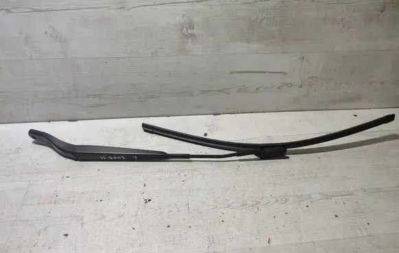 Peugeot 2008 II Front wiper blade arm 9822931680