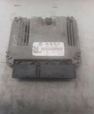 Volkswagen Golf V Engine control unit/module 03G906021KH 1039S15273 0281013226