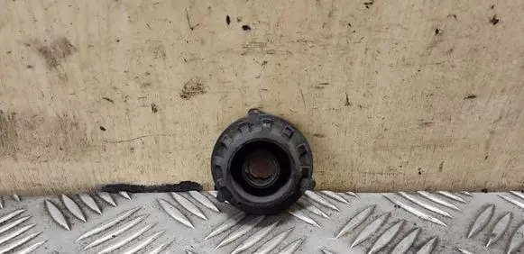 Radiator mount bracket