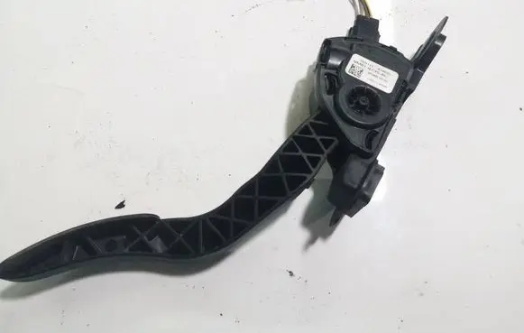 Mazda 6 Accelerator throttle pedal 9M819735AC