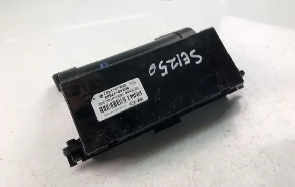 KIA Pro Cee'd III Aerial antenna amplifier 96240J7000