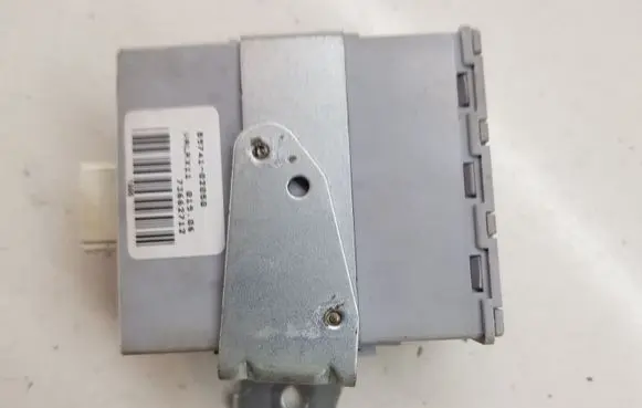 Toyota Corolla E120 E130 Door central lock control unit/module 8974102050 73662712