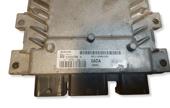 Ford Fiesta Engine control unit/module ECU 8V2112A650ADA S180047025A EMS2102