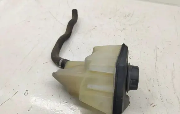 Volvo S40, V40 Coolant expansion tank/reservoir 30804963