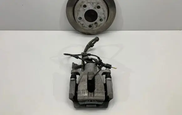 Mini One - Cooper F56 F55 Brake discs and calipers set 6883026