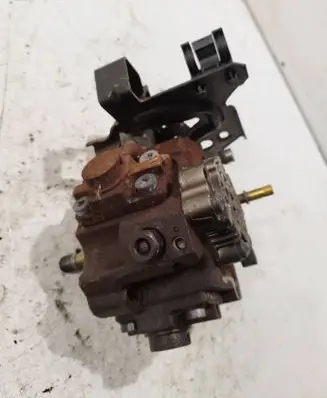 Volvo C30 Fuel injection high pressure pump 9683703780A 0445010102