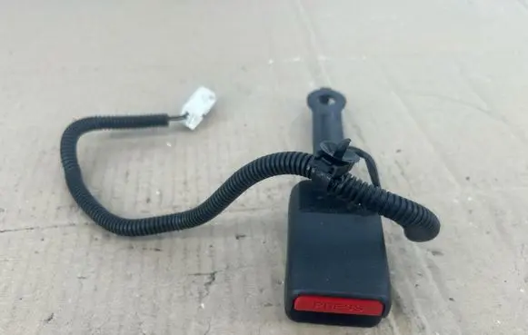 Hyundai i20 Active Front seatbelt buckle 6274855