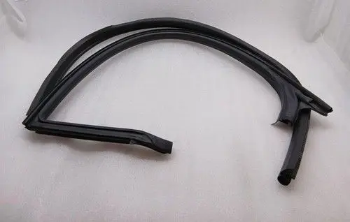Ferrari FF Rubber seal front coupe door window 86743200