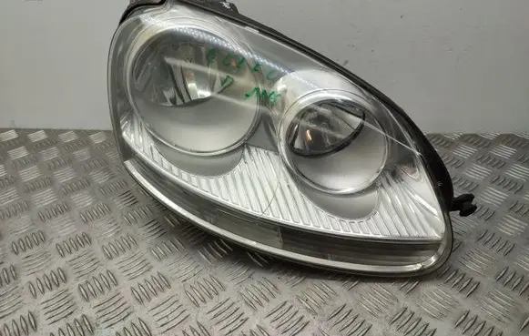 Volkswagen Golf V Headlight/headlamp