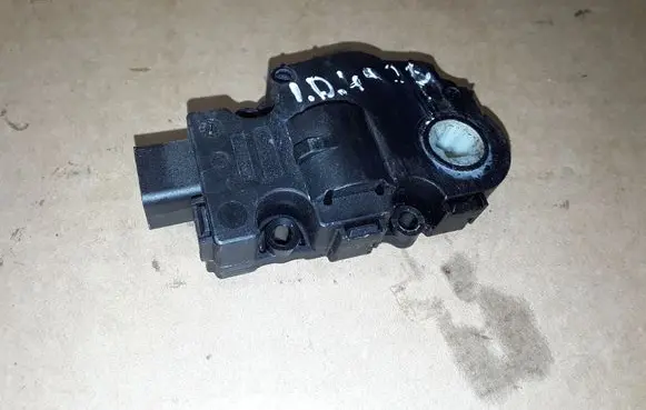 BMW X5 E70 Air flap motor/actuator EFB336 13122006 929888G