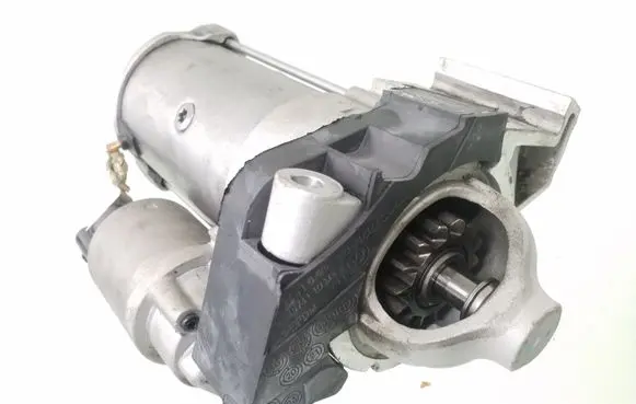 BMW 5 G30 G31 Starter motor 8671504