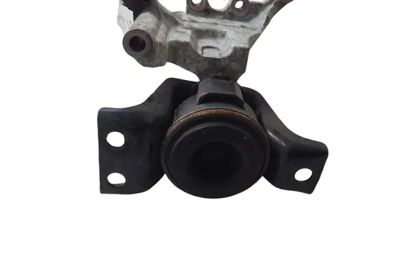 Nissan Juke I F15 Engine mount bracket