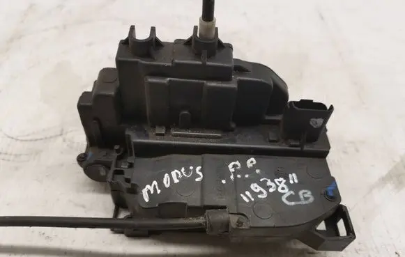 Renault Modus Front door lock