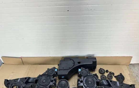 Audi Q7 4M Front door speaker 4M0035297A 4M0035621J