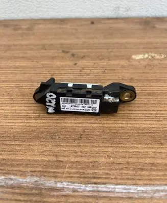 Mercedes-Benz S W220 Airbag deployment crash/impact sensor 0018209126