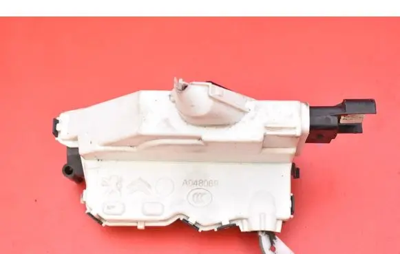 Citroen C4 Cactus Front door lock