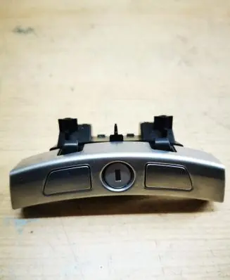 BMW 5 GT F07 Armrest lock 9142175