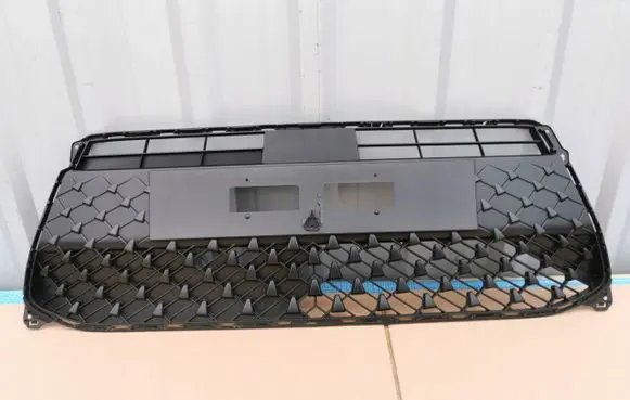 Toyota Aygo X Front bumper lower grill 0H130