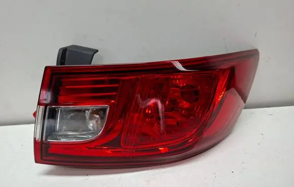 Renault Clio IV Rear/tail lights S27639845 265509846R