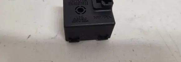 Lexus RX 330 - 350 - 400H Horn buzzer relay 8665248010 0689003980