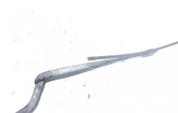 Land Rover Discovery 3 - LR3 Front wiper blade arm dkb500040