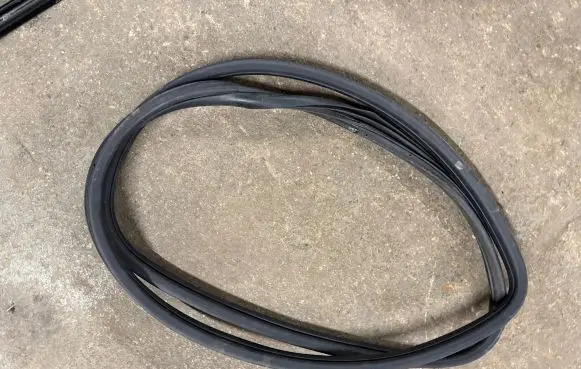 Fiat 500 Front door rubber seal 