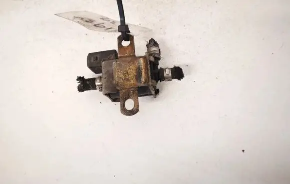 Seat Cordoba (6K) Turbo solenoid valve 028906283f