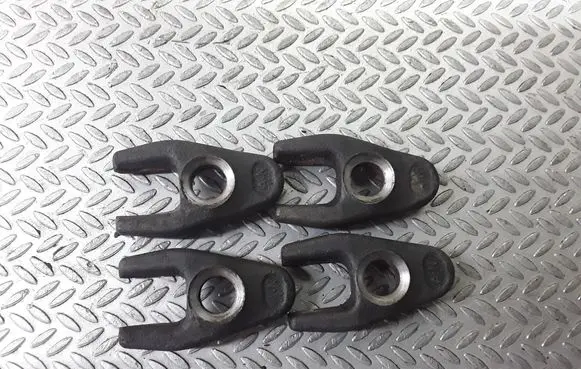 Renault Scenic I Fuel Injector clamp holder
