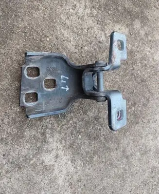 Jeep Grand Cherokee (WJ) Front door upper hinge 