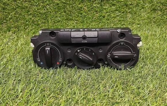Volkswagen Golf Plus Climate control unit 1K0820047DF 5HB00871950