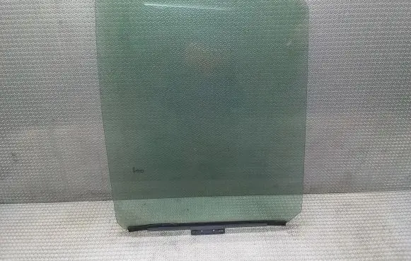 Renault Master II Front door window glass four-door DOT39AS2M33 43R000464