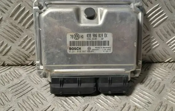Volkswagen PASSAT B5 Engine control unit/module 038906019EK